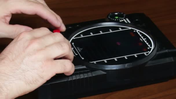 Retro-Spielzeug Space Invaders Spielkonsole - Filmmaterial, Video
