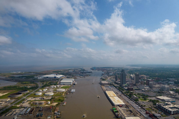 Vista aérea del Puerto de Mobile, Alabama en abril de 2022  - Foto, imagen