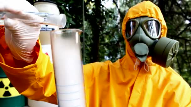 Reacción química con sustancias peligrosas
 - Imágenes, Vídeo