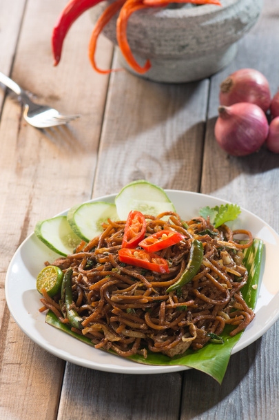 Spicy fried noodle with pork - Foto, Imagen