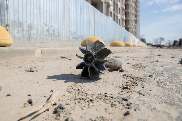 Guerre en Ukraine. Cartrige mortier explosé. - Photo, image