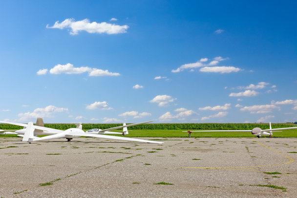 Gliders waiting to go into the air - Photo, Image