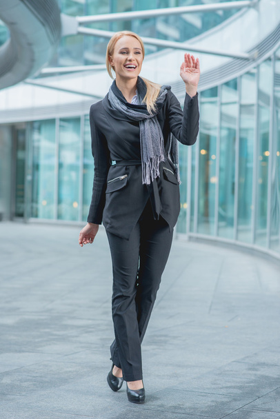 Happy Office Woman Walking Outside the Building - Foto, Imagem