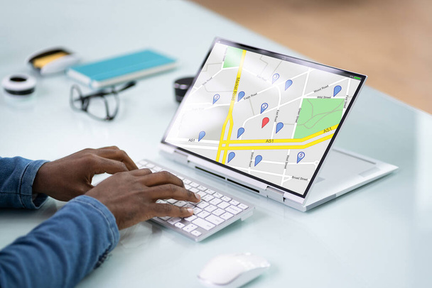 GPS Location Map Search Online On Laptop - Valokuva, kuva