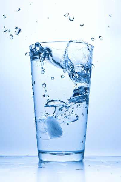 Water splash in glass - Valokuva, kuva