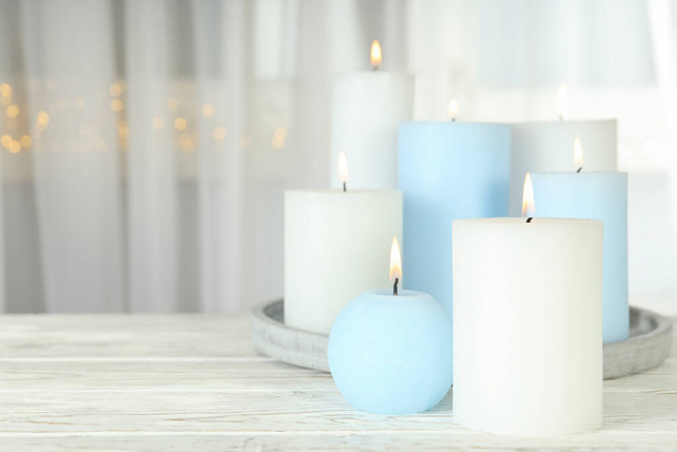 Концепция релаксации со свечами аромата, место для текста - Фото, изображение