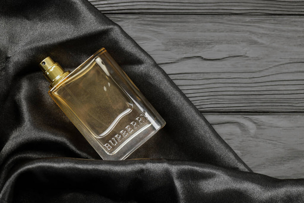 KHARKIV, UKRAINE - NOVEMBER 3, 2021: Burberry Her - London Dream 50ml fragrance perfume bottle packshot. Burberry is a British luxury fashion house headquartered in London, England - Zdjęcie, obraz