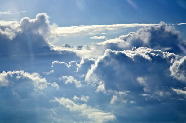 Céu com nuvens de cima
 - Foto, Imagem