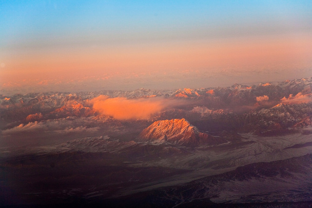 nádherný výhled z letadla do hor v Taškentu, c - Fotografie, Obrázek
