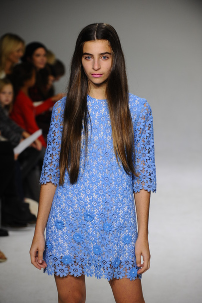 Celia Babini walks the runway during the Bonnie Young preview - 写真・画像