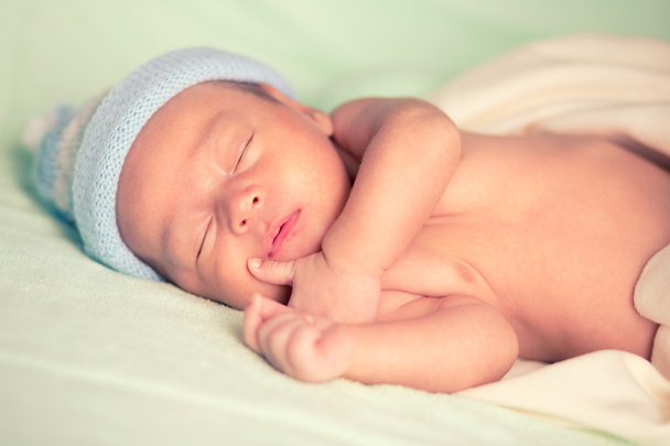 平和的に眠って新しい生まれた赤ちゃん - 写真・画像