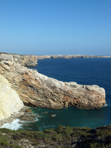Costa de acantilado monumental cerca de Cabo San Vicente, Portugal
 - Foto, imagen