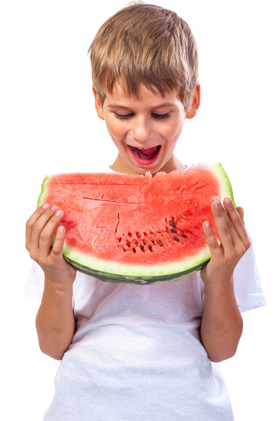 Boy eating watermelon - Valokuva, kuva