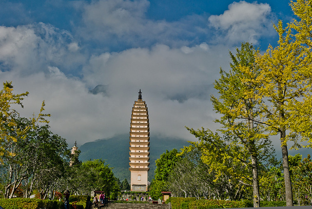 buddyjskiej pagody w dali prowincji yunnan, Chiny - Zdjęcie, obraz