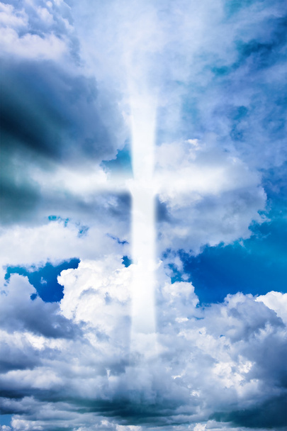Крест в облачном небе
 - Фото, изображение
