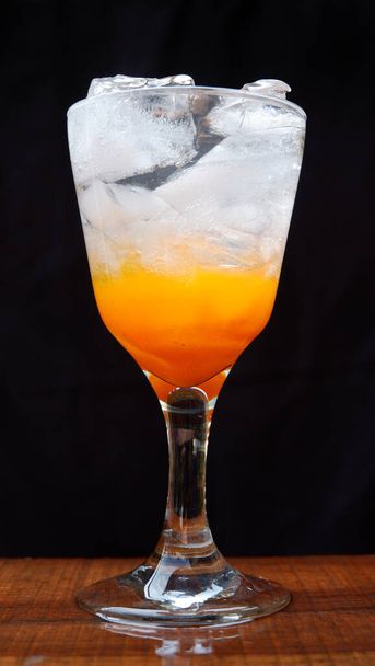 cocktail with ice on a dark background - Foto, Imagem