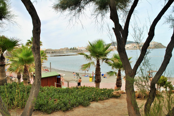 Medi içinde bulunan Ceuta İspanyol şehir Beach'de - Fotoğraf, Görsel