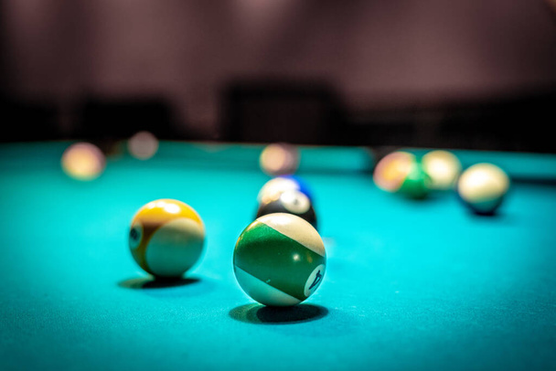 billiard balls on a table - Foto, immagini