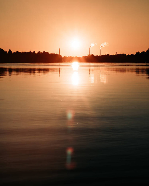sunset over the lake - Foto, afbeelding