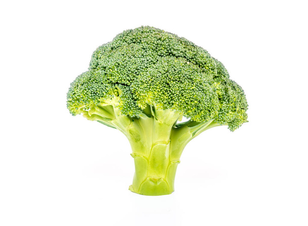 Beyaz arkaplanı olan tek bir Brokoli - Fotoğraf, Görsel