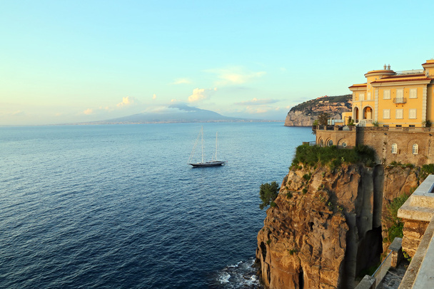 Vista de la costa de Sorrento, Nápoles - Italia
 - Foto, imagen