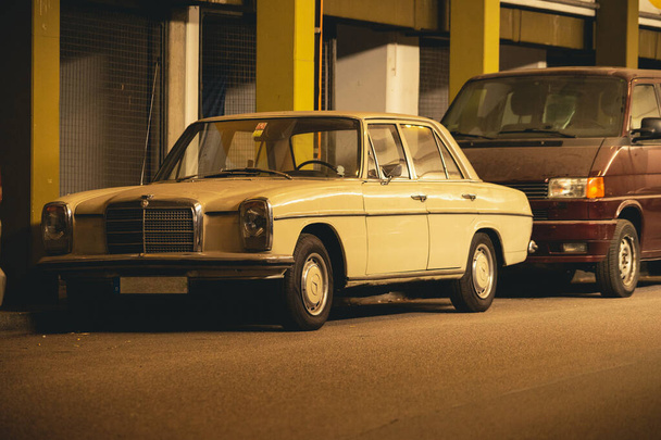 old vintage car on background - Фото, зображення
