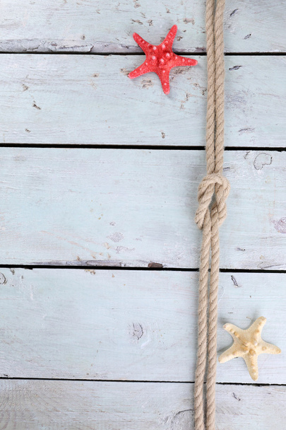 marine Knoten auf Holz Hintergrund - Foto, Bild