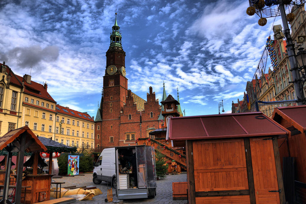 Views of the different tourist places in Wroclaw (Breslau, Wroclaw), Poland. Church. Ostrow Tumsky. Cathedral. Old Town Hall Square - Foto, afbeelding