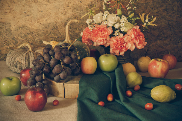 Bodegón con frutas. - Foto, imagen
