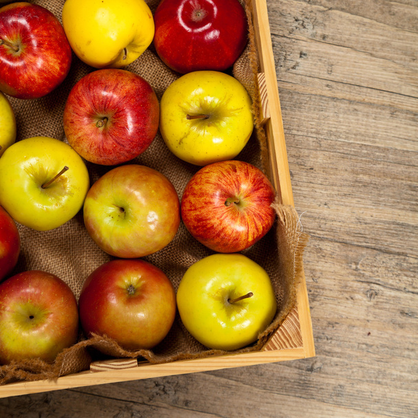 Органические яблоки
 - Фото, изображение