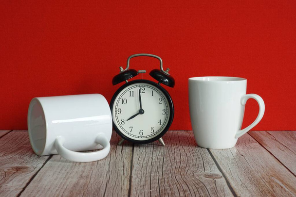 double cups with alarm clock - Foto, Imagen