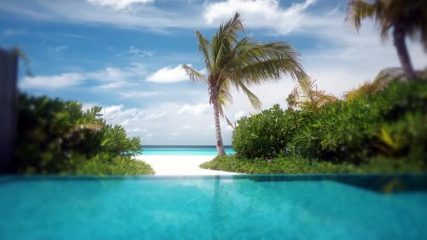 Az óceán partvonala. Maldív-szigetek, 2021. június  - Felvétel, videó
