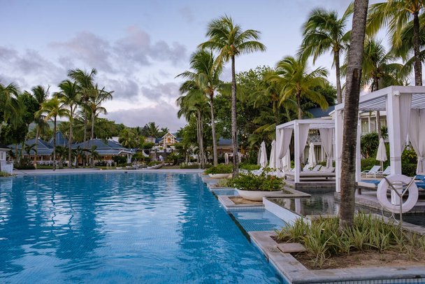 Tropický bazén na tropickém ostrově Mauricius bazén pohled - Fotografie, Obrázek