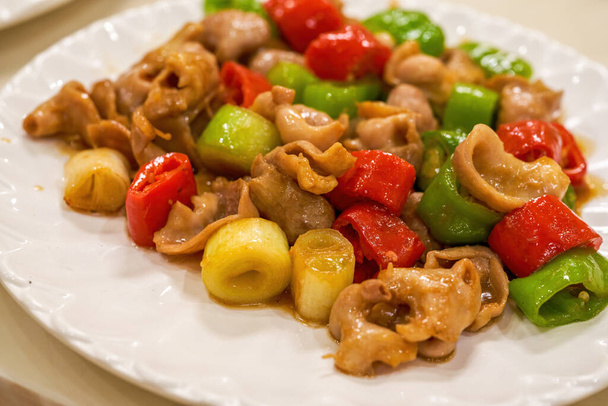 Makea ja herkullinen kiinalainen ruokalaji, paistettu sianliha - Valokuva, kuva