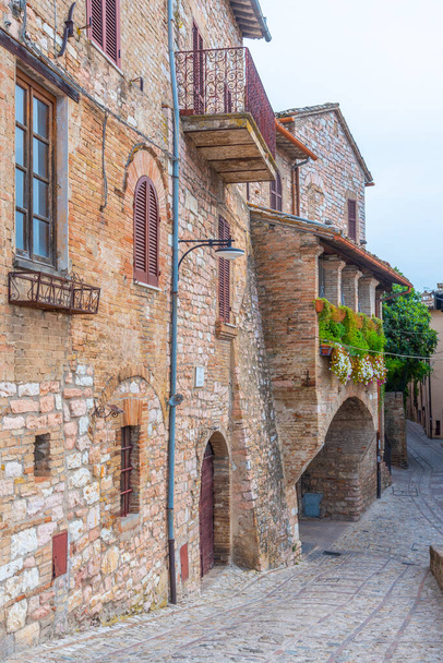 Narrow street in the old town of Spello in Italy. - Photo, image