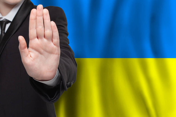 Stop concept de guerre sur fond drapeau ukrainien - Photo, image