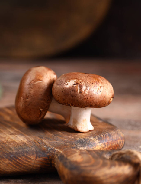 fresh organic portobello mushrooms healthy food - 写真・画像