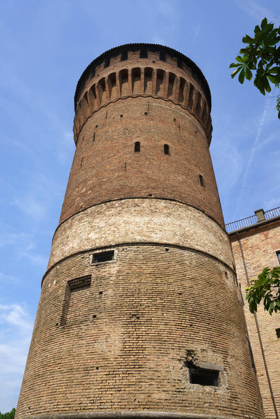 Lodi, Lombardía, Italia: torre del castillo - Foto, imagen