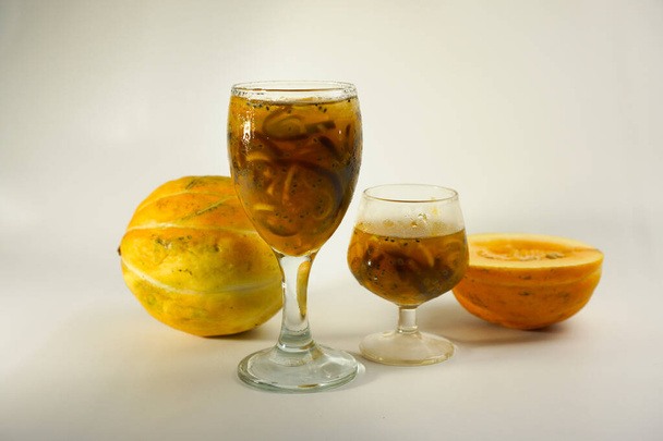 Bebida fresca de Blewah o Cucumis melo 'cantalupensis'. - Foto, imagen