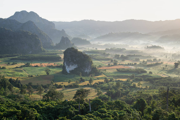 Beautiful Mountain View of Phu Langka National Park, Phayao Province, Thailand - Fotó, kép