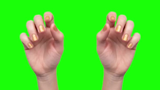Hareket eden parmakları olan iki kadın eli - Video, Çekim