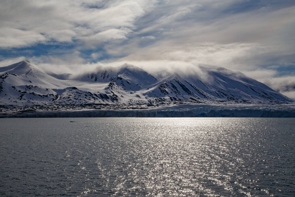 Beautiful arctic landscape of glacier - Фото, изображение