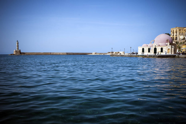 Kilátás a chaniai kikötőre Krétán - Fotó, kép
