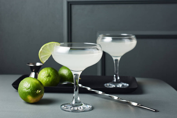 Daiquiri cocktail. Lime alcoholic drink in a glass. - Foto, Imagem