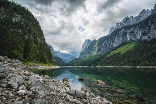 Dachstein Mountains reflected in Gosau beautiful lake, Austria. - Φωτογραφία, εικόνα