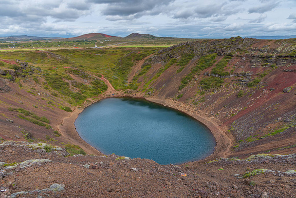 Blue volcanic lake at Kerid crater on Iceland - Foto, Bild