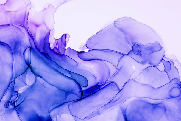 Natural abstract fluid art painting rendered in alcohol ink. Soft dreamy colors. Create aurora. Fire transparent wavy lines. - Foto, afbeelding
