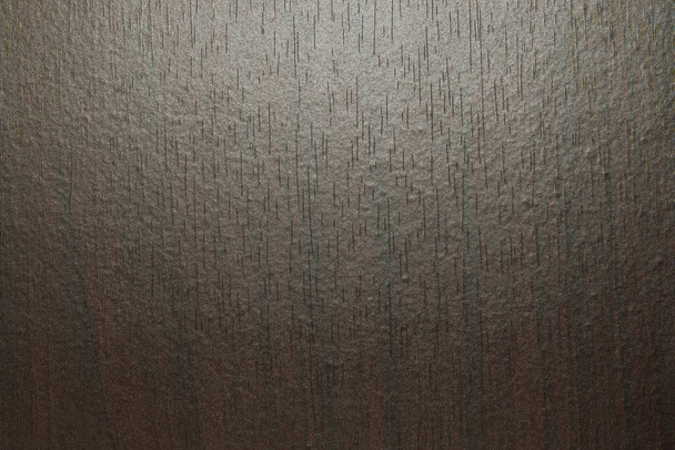 Streszczenie ciemnej tekstury drewna MDF tła płyty. Reflektor na ciemnym tle dla Twojego projektu. - Zdjęcie, obraz