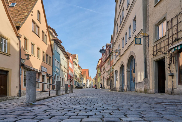 Rothenburg ob der Tauber, Beieren, Duitsland, centrum van Rothenburg op Tauber is een van de beroemdste middeleeuwse steden in Duitsland met pitouresque vakwerkhuizen  - Foto, afbeelding