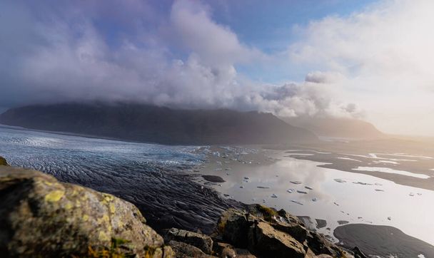 Nézőpont masszív gleccser nyelv vége Izlandon - Fotó, kép